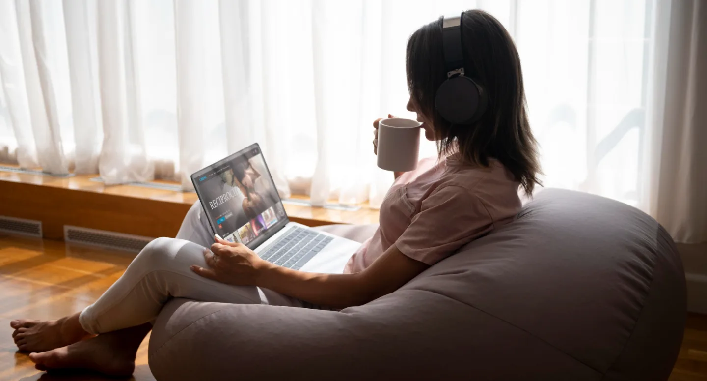 woman using free transcription software